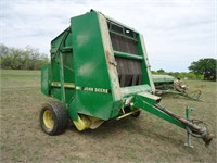 John Deere 535 Baler