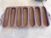 Cast iron Cornbread skillet