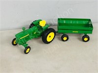 ERTL- John Deere tractor & wagon, cast metal