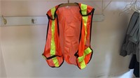 Mesh style reflective safety vest, adjustable