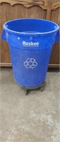 Recycle container on 4 castors, 33 in tall