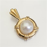 $1200 10K  Pearl Pendant