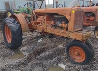 Allis-Chalmers WC Narrow Front tractor