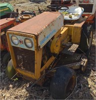 Intl Harvester Cub Cadet 122 lawn tractor for