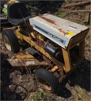 Intl Harvester 73 Cub Cadet lawn tractor for