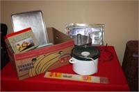BOX OF MISC. KITCHEN ITEMS