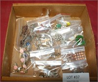 FLAT BOX OF ASSORTED JEWELRY & PARTS