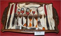 PLASTIC TRAY OF VINTAGE FLATWARE & SILVERWARE