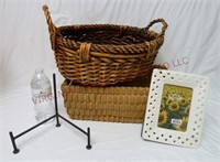 Picture Stand, Photo Frame & Baskets