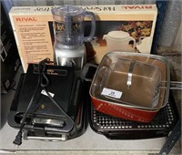 CONTENTS OF 1/2 SHELF- ASSORTMENT OF KITCHENWARE