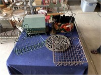 9 PIECES OF ASSORTED METAL DÉCOR ITEMS