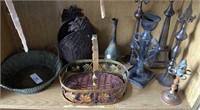 9 PIECES OF ASSORTED METAL DÉCOR ITEMS- BASKETS,