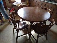 Tell City Kitchen Table & (4) Chairs