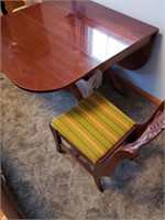 Drop Leaf Table w/ (6) Chairs, & Leaf