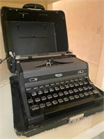 Portable Royal Typewriter