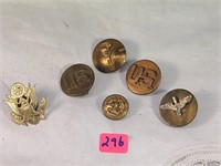 USA WWII pins & badges