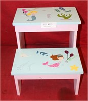 WOODEN CHILDS STEP STOOL