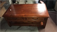 Wood coffee table  on wheels 2 drawer