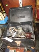 LEATHER BOX WITH NAPKIN RINGS AND MORE