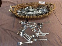 35+ PIECES OF ASSORTED FORKS