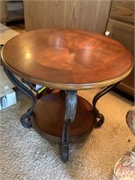 Circular side table, great shape