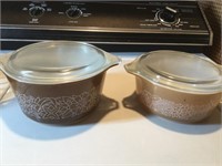 Two small Pyrex dishes with lids