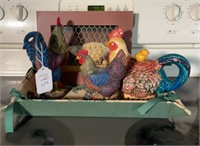 Hen teapot and rooster décor