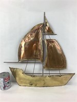 Sculpture de voilier en cuivre & laiton