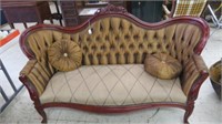 OUTSTANDING CARVED VICTORIAN STYLE PARLOR SETTEE