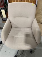 BEIGE OFFICE CHAIR