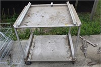 Stainless Steele Rolling Table 28 x 31 x 31