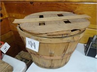 Large Apple Basket w/ Lid
