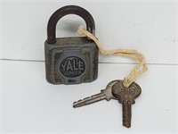 Vintage Yale Junior Padlock w/keys