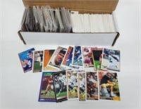 Large Lot of Football Cards w/Brett Favre RC