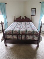 3pc. Vaughan Bedroom Set - Queen Poster Bed