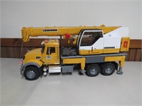 Bruder Granite Mack Liebherr Crane Truck