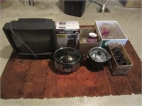 Kitchen Appliances and Vases- Crock Pot, Deep