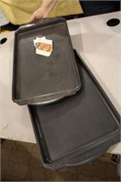 2 WILSON COOKIE SHEETS ( 12 X 20")