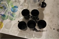 ASSORTMENT OF PLASTIC GLASSES, CUPS,