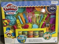 New play-doh kitchen creations - over 40 pieces -