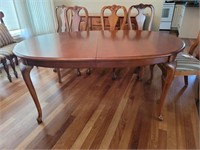 Ethan Allen Oval DR Table with Two Leaves