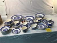 50+ pc Blue willow dished