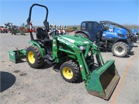 John Deere 2320 Wheel Tractor