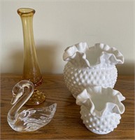 Fenton swan, 2 hobnail vases and Amber bud vase