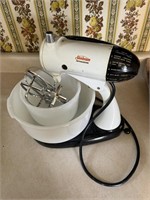 Electric Sunbeam mixmaster with large and small