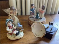 Lot of decorative music boxes