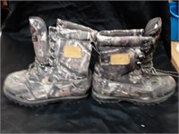 Camo boots size 8