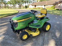 John Deer X304 Lawn Tractor