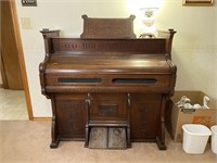 Antique Mason & Hamlin Pump Organ