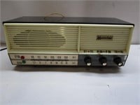 Vintage Montclair AM/FM Radio - Turns on has